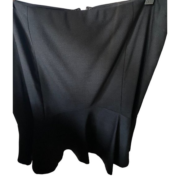 Ann Taylor Women's Black Skirt With Peplum Detail Size 4 - Picture 3 of 5